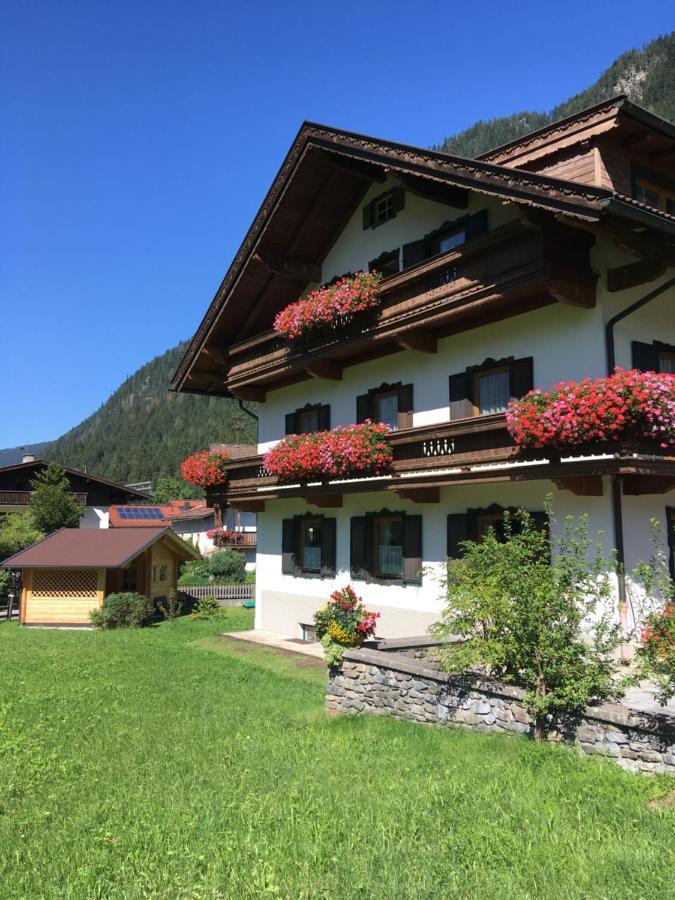 Eberharter Apartment *